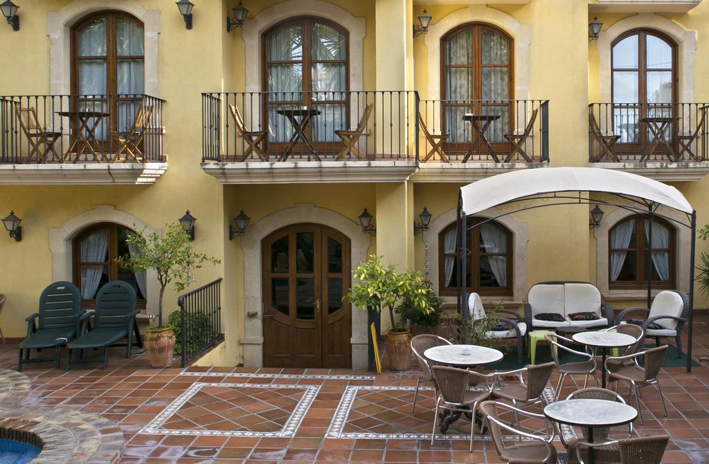 Hotel Restaurante La Masieta Creixell Eksteriør billede